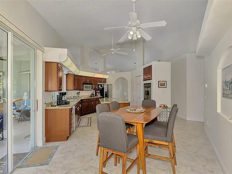 900 Park Place Dr — Photo 37