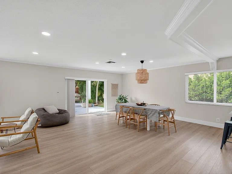 802 Mallard Dr — Photo 10