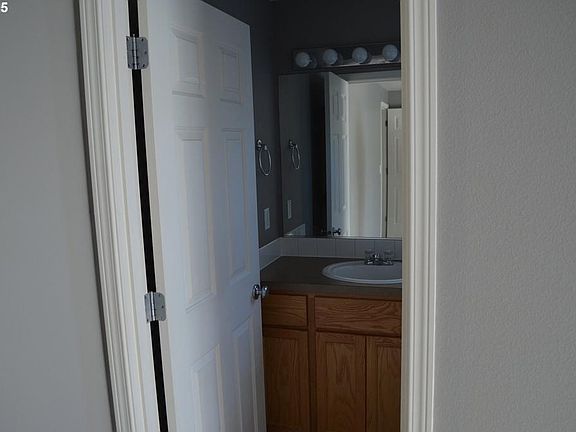 4th image of 16405 NE 70th Cir