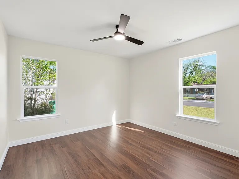 810 Cordell St — Photo 12