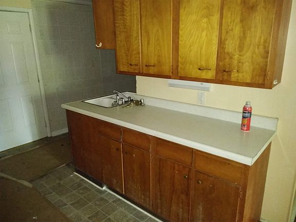 5th image of 3845 N Sadlier Dr