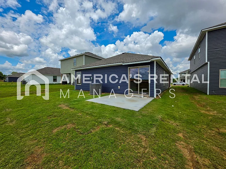 1028 John Ave — Photo 39