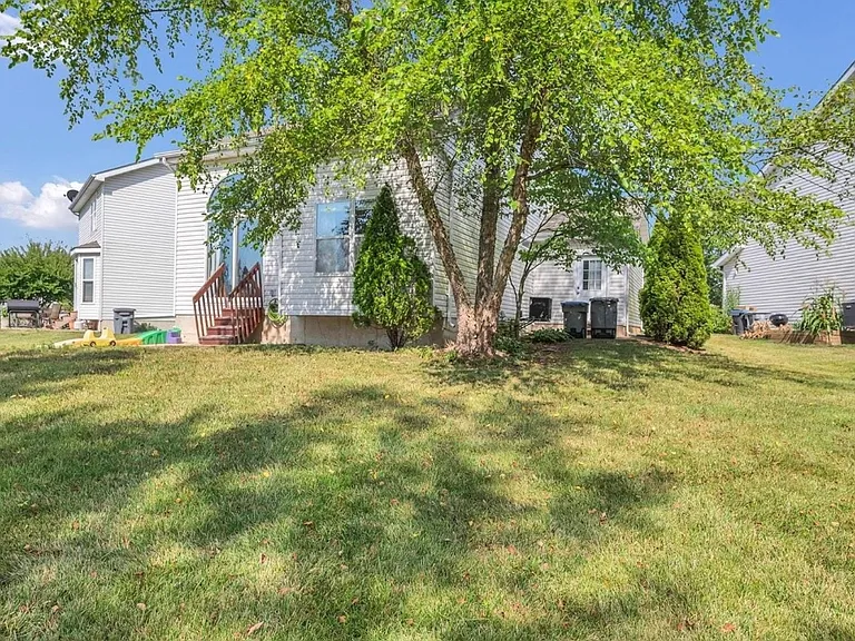 836 Wayland Dr — Photo 26