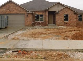 701 Oakley St, Pea Ridge, AR 72751
