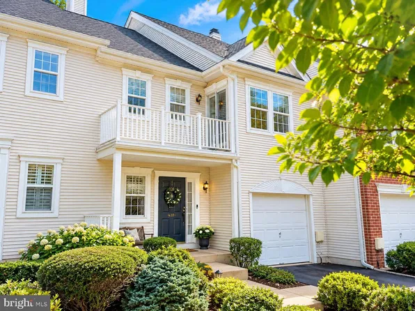 128 Treymore Ct, Pennington, NJ 08534