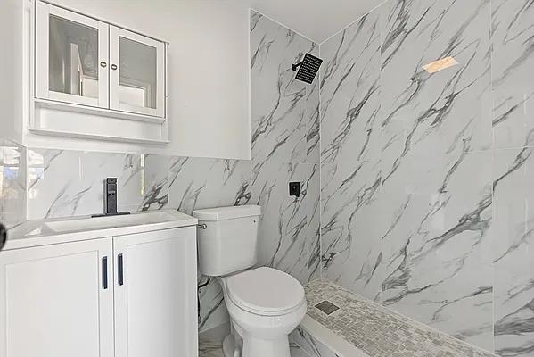 Bathroom, photo 2