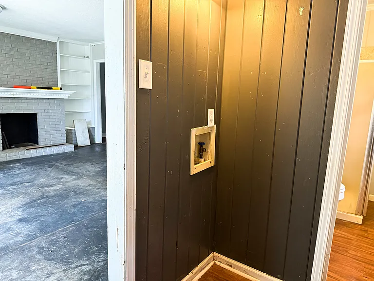 1027 Waring Rd — Photo 3