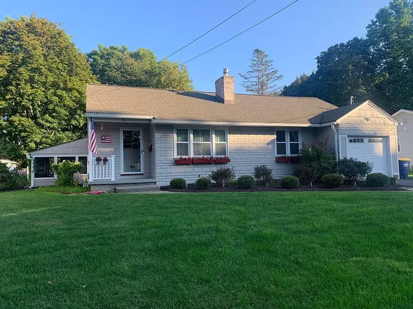 24 Peer St, Honeoye Falls, NY 14472