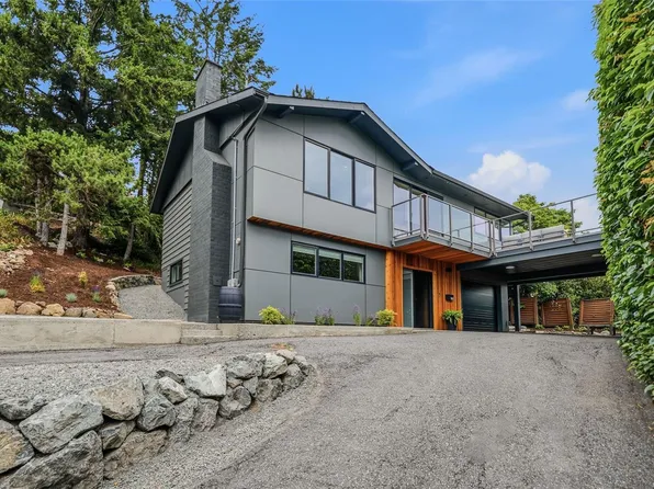 1563 Sherwood Dr, Nanaimo, BC V9T 1H1