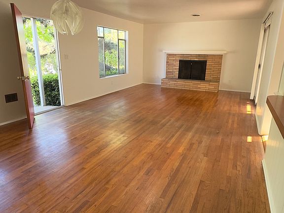 3rd image of 844 Gage Dr