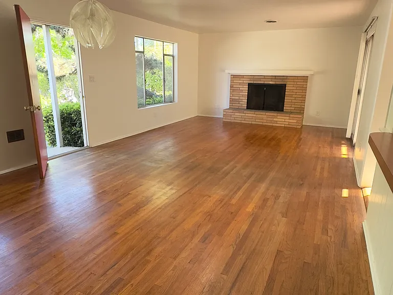 844 Gage Dr — Photo 3