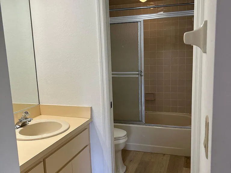 1302 Cypress Cove Ct — Photo 17