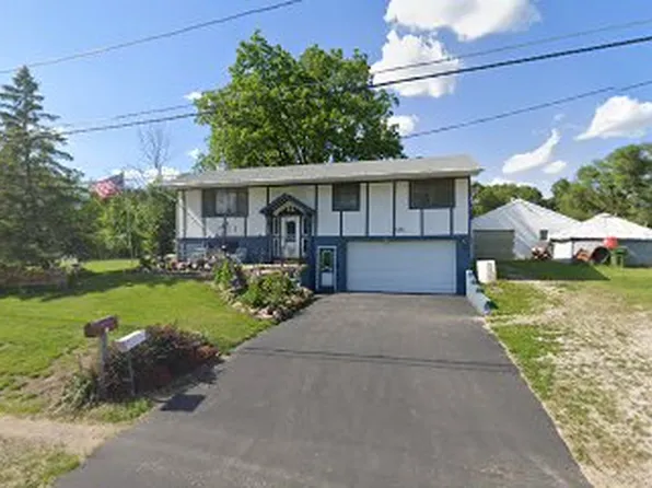 1017 Shultz St, Waterloo, IA 50707