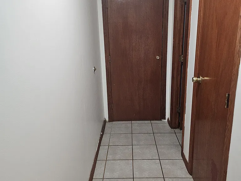 181st St — Photo 3
