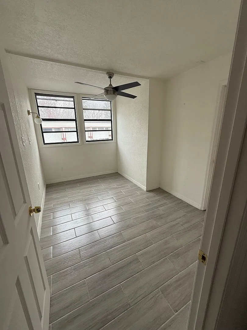 3977 Crayrich Cir #GE, Orlando, FL 32839 1 bed 1 bath with den area — Photo 4