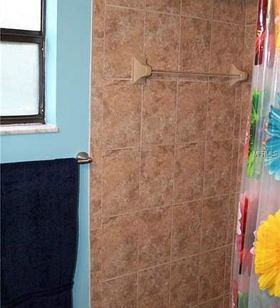 5th image of 1273 Gladstone Dr