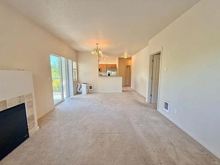 10834 NE Holly St #202 — Photo 3
