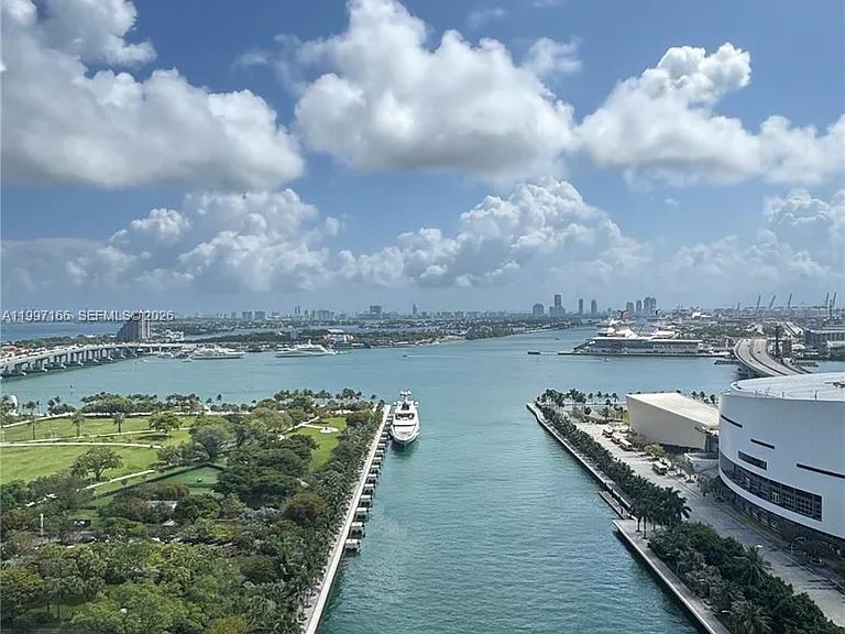 888 Biscayne Blvd #2211 — Photo 14