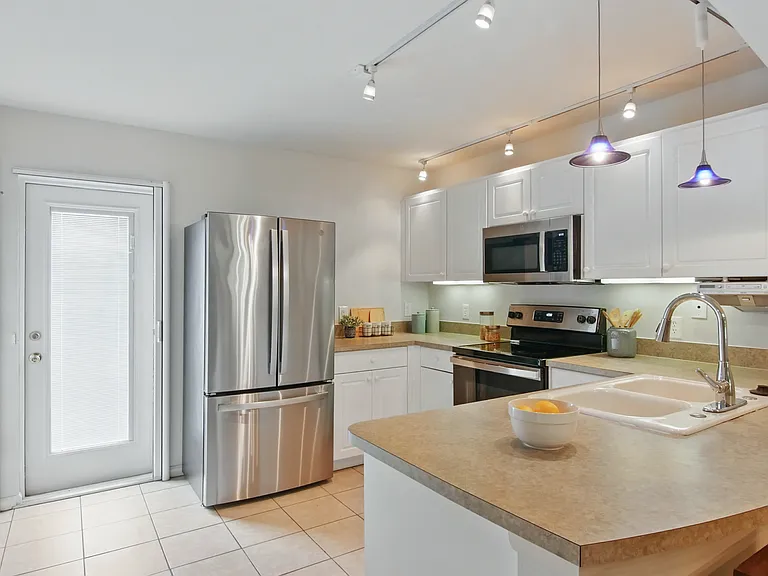 1160 Luminary Cir #105 — Photo 7
