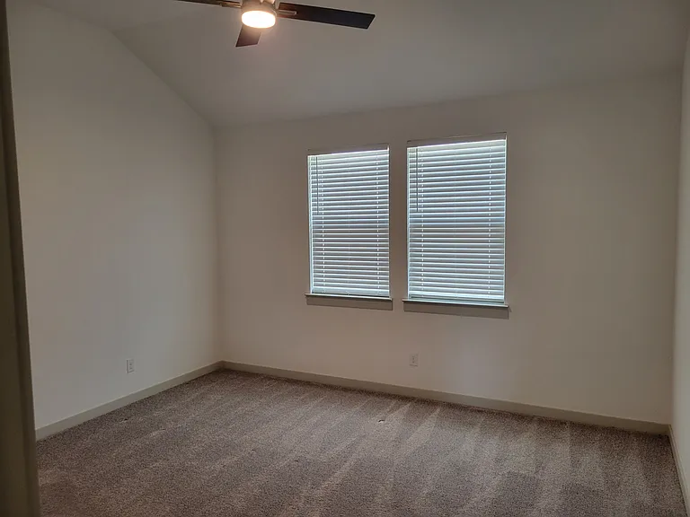 6429 Iron Horse Blvd — Photo 10