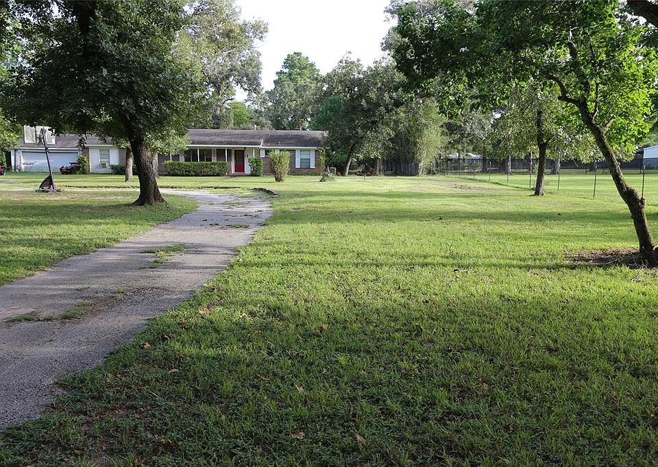 1st image of 15203 Shady Oaks Dr
