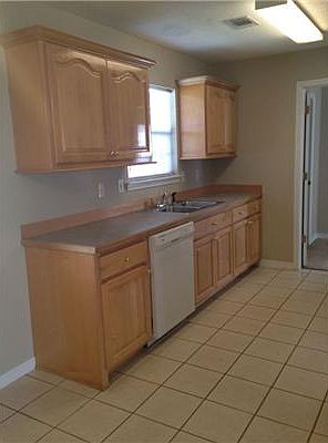 5th image of 10524 Dogwood Dr