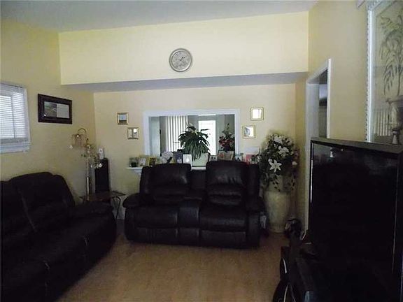 2nd image of 160 Southwood Dr