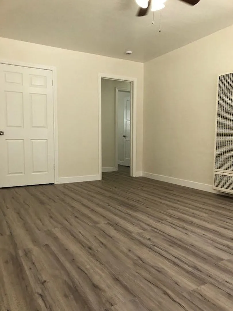Elm Gate Apartments — Photo 2