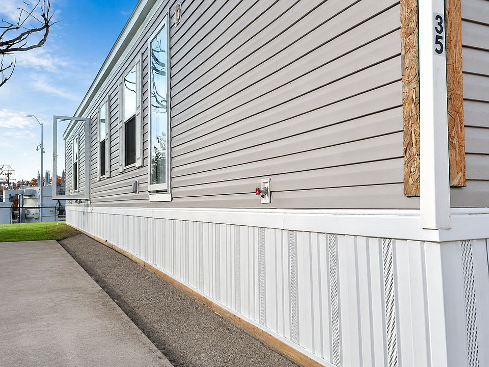2nd image of 3901 E Saint Charles Rd #204