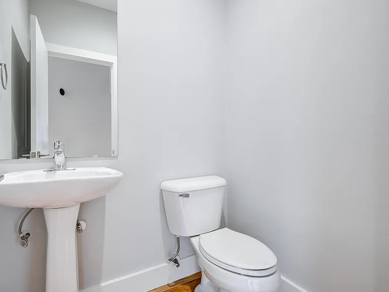 4202 Spencer St — Photo 14
