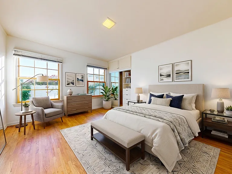 2125 Manhattan Ave — Photo 4