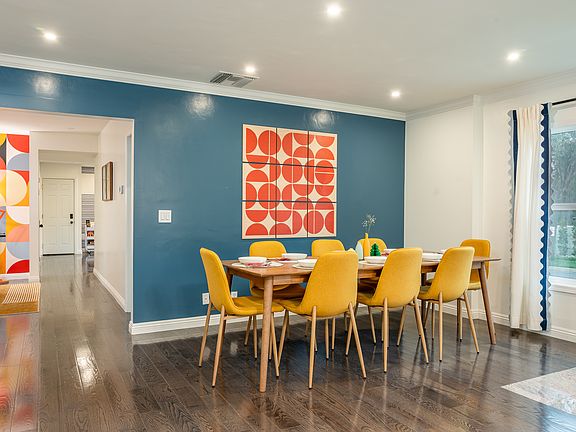 Bright, colorful, and perfect for memorable meals _.