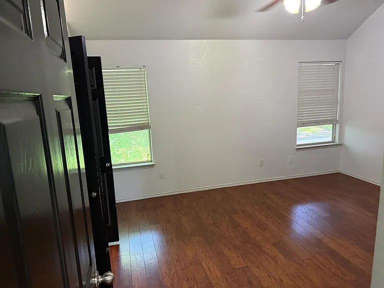 2107 Ridgecliff Dr — Photo 13