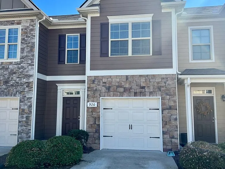 920 Brigade Loop — Photo 1