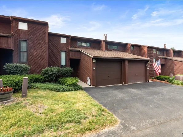 28 Sherman Oaks Dr #28, New Hartford, NY 13413