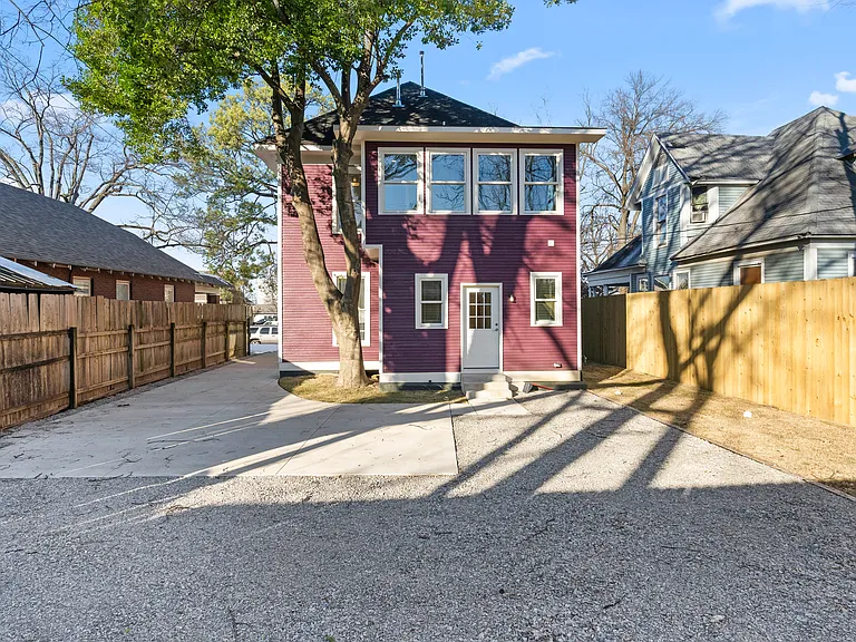 2161 Monroe Ave — Photo 25