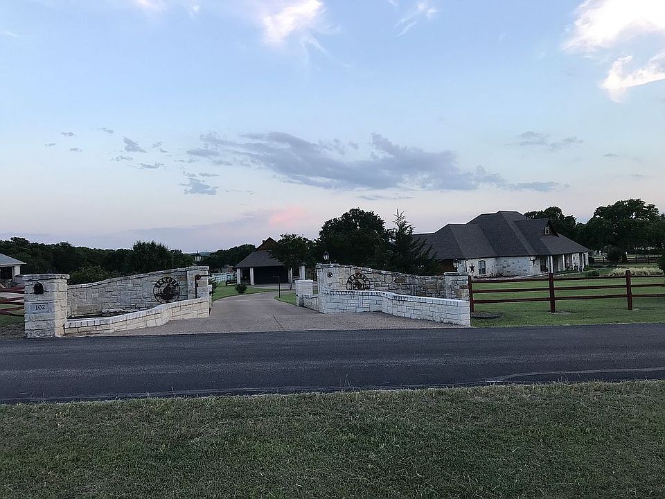 1st image of 102 Brush Creek Dr