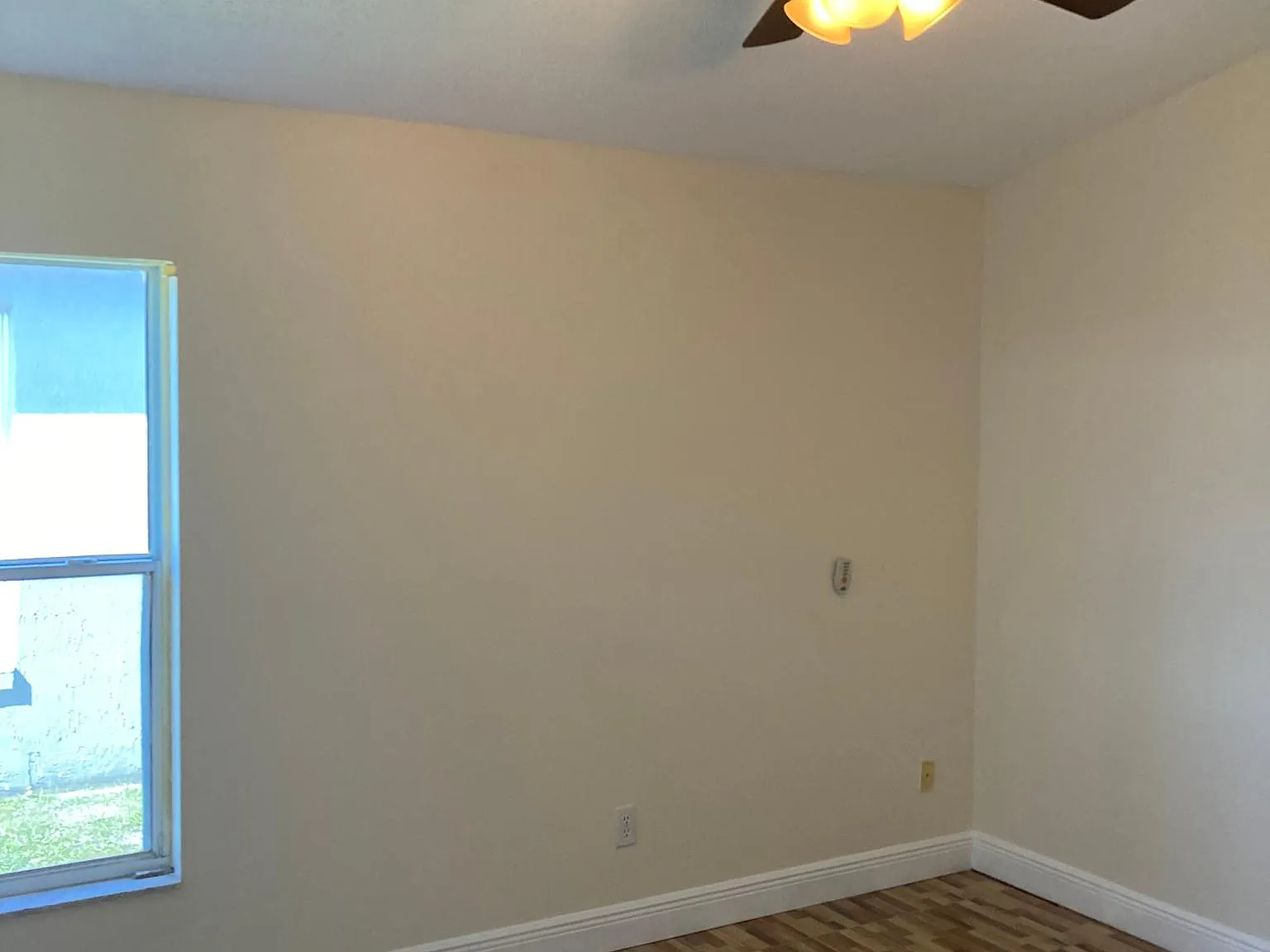 3 bed, 1059 sqft, $2,000 — Photo 2