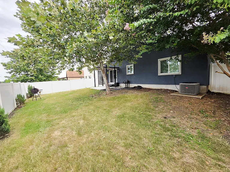 11200 Mickelson Dr — Photo 5