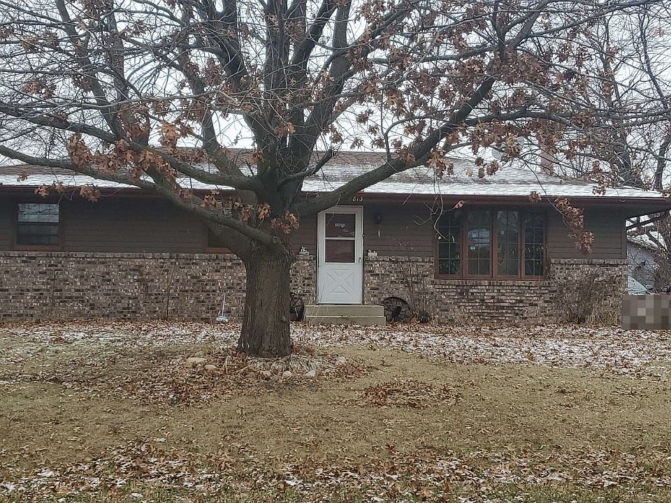 1st image of 813 Iroquois Ave