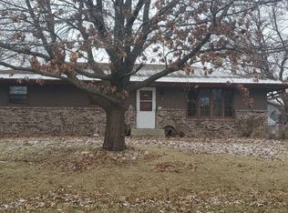 813 Iroquois Ave, Rockford, IL 61102