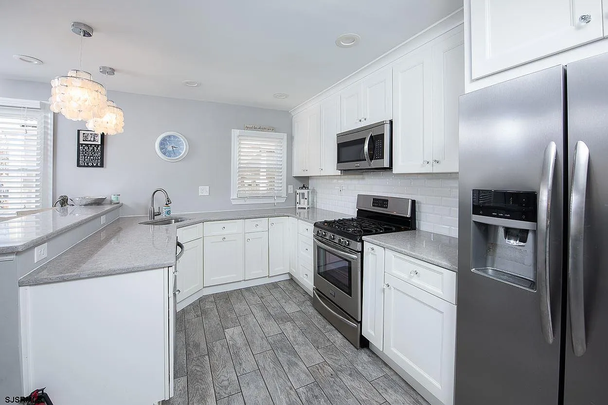 2 bed, 1.5 bath, $10,000 — Photo 2
