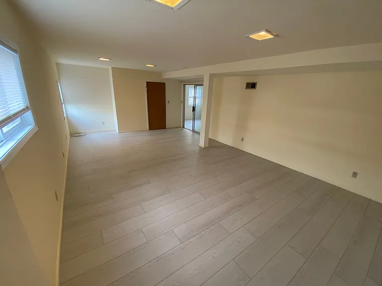 42 Castle Manor Ave — Photo 37