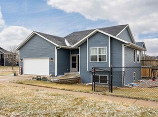 3801 King Dr SW, Cedar Rapids, IA 52404