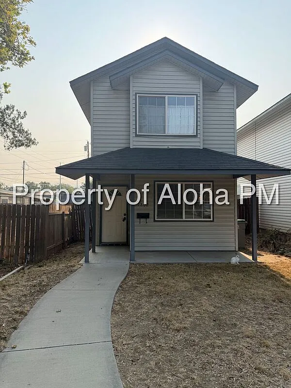 2 bed, 1.5 bath, 1156 sqft, $1,951 — Photo 2