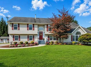 20 Bernadette Way, Washingtonville, NY 10992