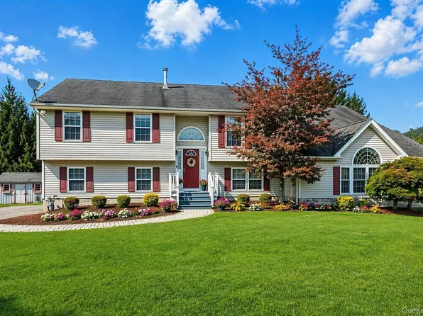 20 Bernadette Way, Washingtonville, NY 10992
