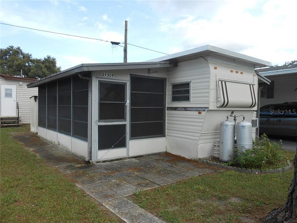 2nd image of 39309 Homecrest Dr