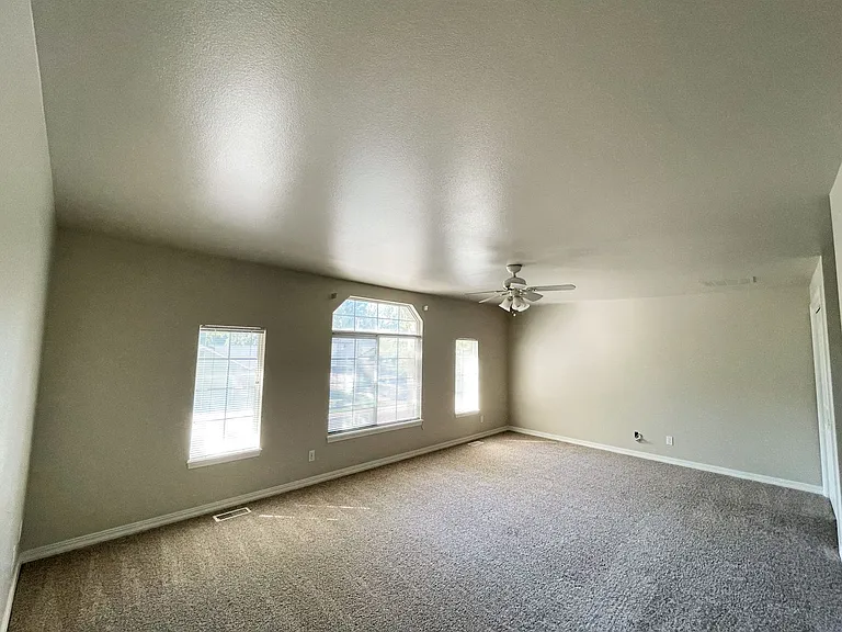 378 S Winthrop Way — Photo 32