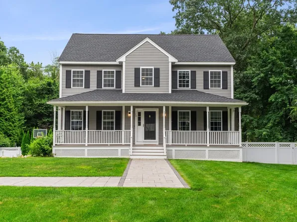 16 Stevens Rd, North Reading, MA 01864